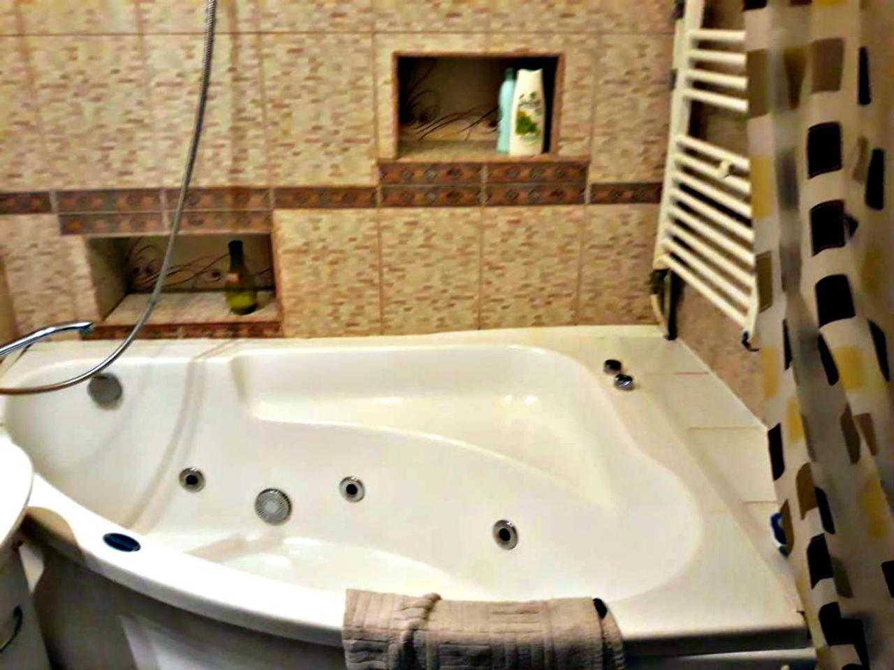 Apartment In The Historical City Center Czernowitz Exterior foto